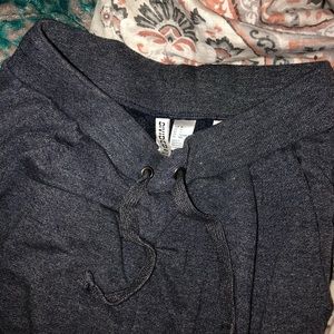 These are sweatpants from h&m